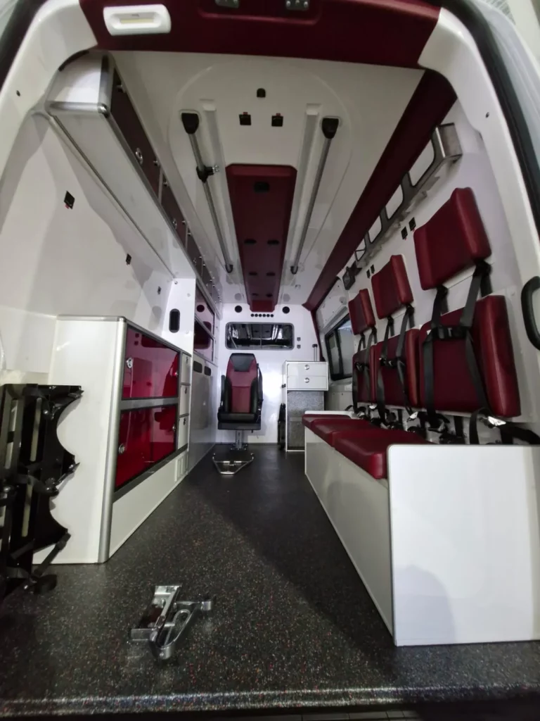 Fourgon aménagée Mercedes Benz Sprinter intérieur