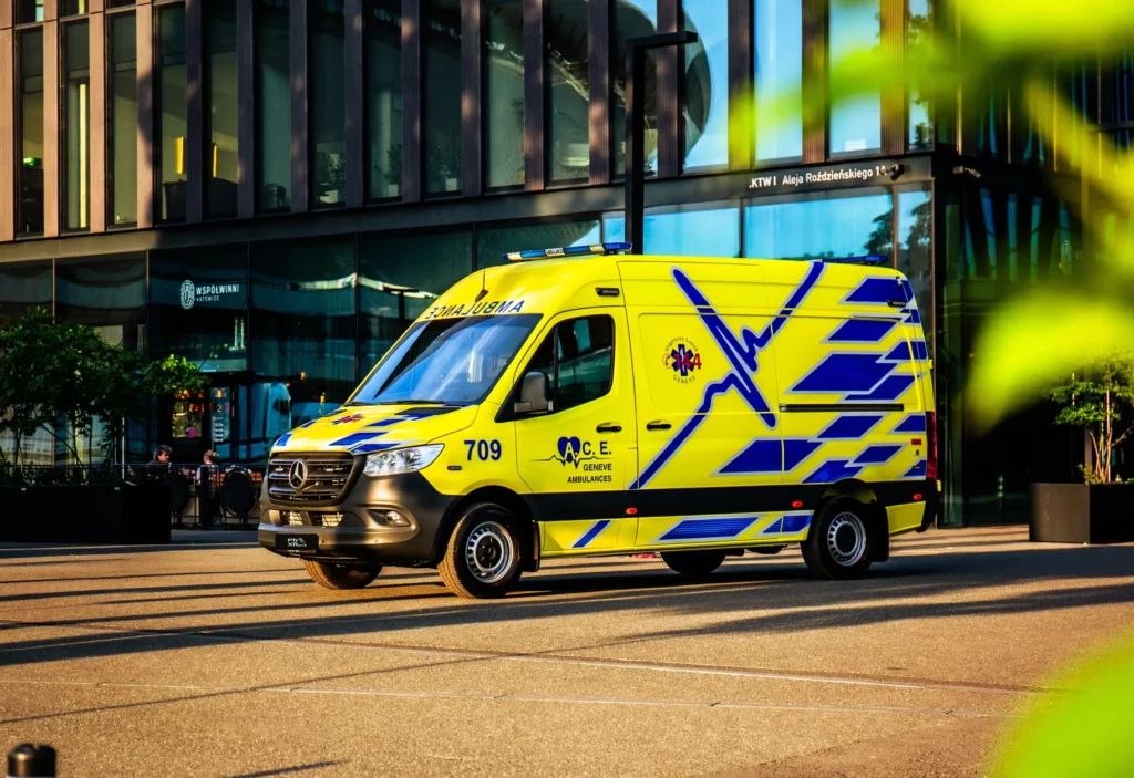ambulance circulant a geneve scaled (1)