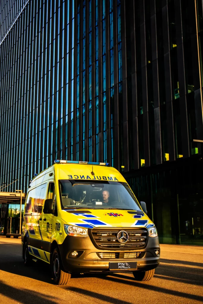 realisation dambulance a geneve scaled (1)